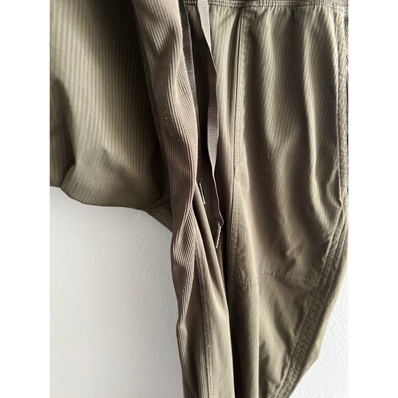 Olive Green dance studio capris size 4 - Picture 4 of 11